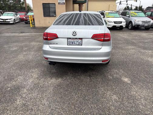 2015 Volkswagen Jetta 1.8T SE