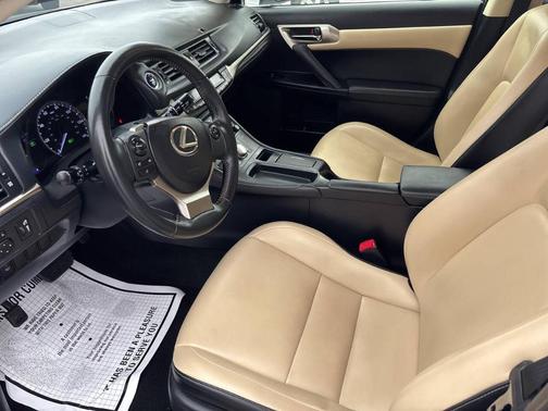 2014 Lexus CT 200h Base