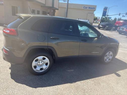 2014 Jeep Cherokee Sport