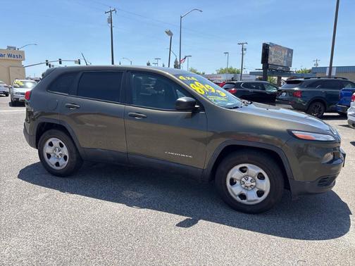 Green 2014 Jeep Cherokee Sport