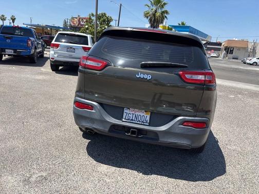 Green 2014 Jeep Cherokee Sport