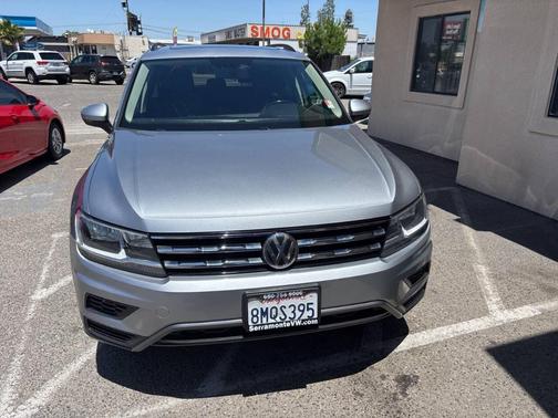 Pyrite Silver Metallic 2019 Volkswagen Tiguan 2.0T SE