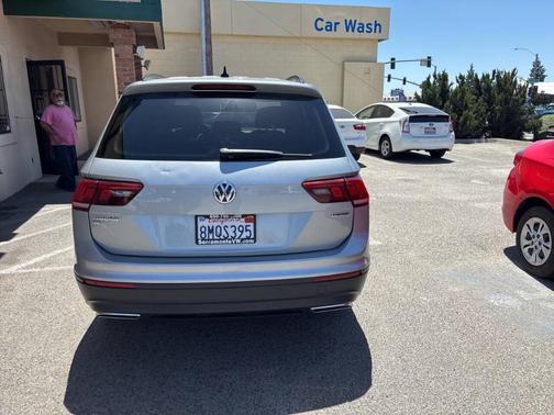 Pyrite Silver Metallic 2019 Volkswagen Tiguan 2.0T SE