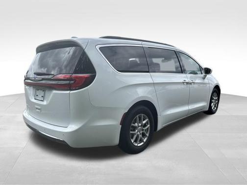 Bright White Clearcoat 2021 Chrysler Pacifica Touring