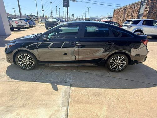 Aurora Black 2023 Kia Forte GT-Line