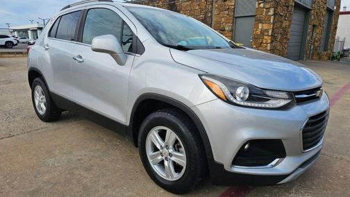 Silver Ice Metallic 2018 Chevrolet Trax LT