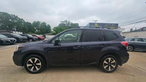 Crystal Black Silica 2018 Subaru Forester 2.5i Premium