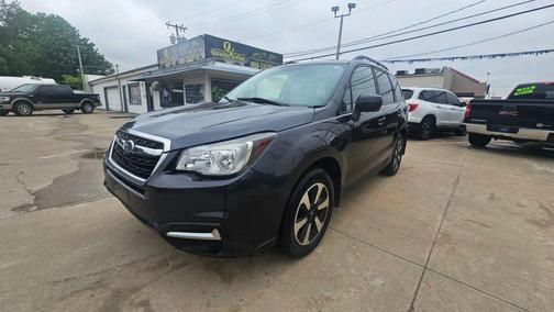 Crystal Black Silica 2018 Subaru Forester 2.5i Premium