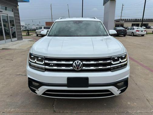 Pure White 2019 Volkswagen Atlas 3.6L SE w/Technology