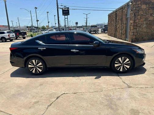 Super Black 2020 Nissan Altima 2.5 SL