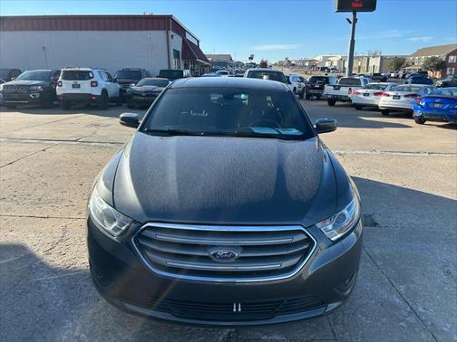 2018 Ford Taurus SEL