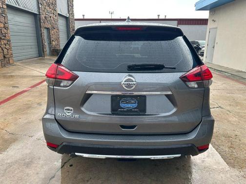 Gun Metallic 2017 Nissan Rogue S