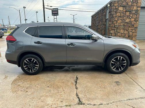 Gun Metallic 2017 Nissan Rogue S