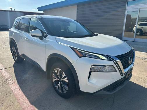 Pearl White Tricoat 2021 Nissan Rogue SV
