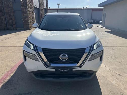 Pearl White Tricoat 2021 Nissan Rogue SV