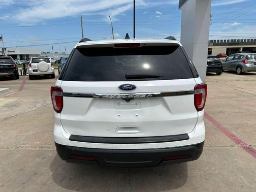 Oxford White 2018 Ford Explorer Sport