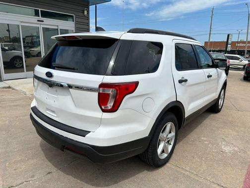 Oxford White 2018 Ford Explorer Sport