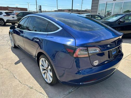 Deep Blue Metallic 2018 Tesla Model 3 Long Range