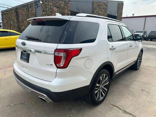 White Platinum Metallic Tri-Coat 2017 Ford Explorer sport