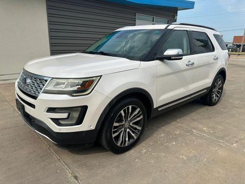 White Platinum Metallic Tri-Coat 2017 Ford Explorer sport