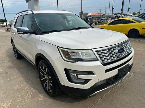 White Platinum Metallic Tri-Coat 2017 Ford Explorer sport