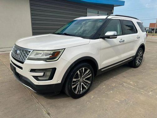 White Platinum Metallic Tri-Coat 2017 Ford Explorer sport