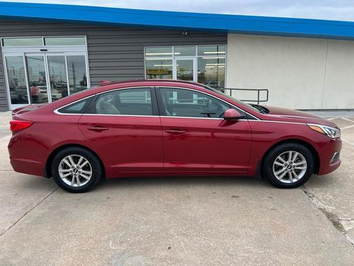 2016 Hyundai SONATA SE