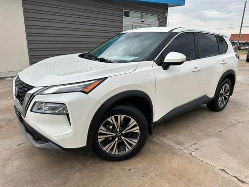 White 2023 Nissan Rogue SV SUV