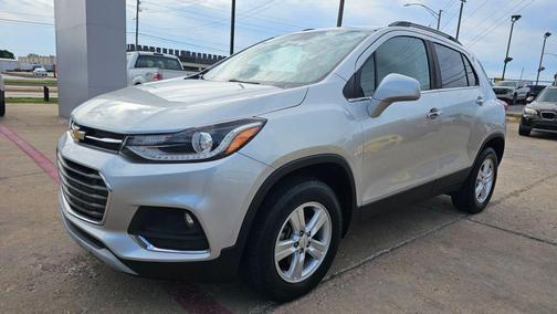 Silver Ice Metallic 2018 Chevrolet Trax LT