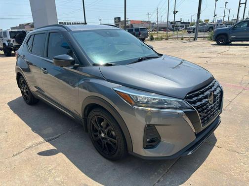 Gun Metallic 2021 Nissan Kicks SR