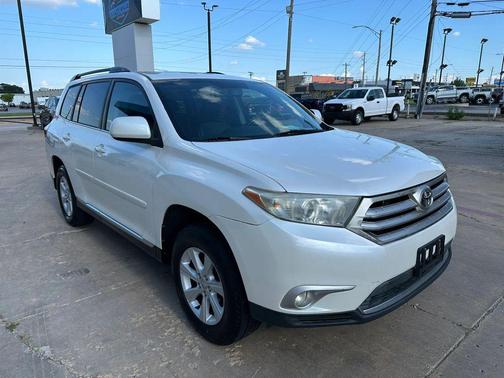 Blizzard Pearl 2013 Toyota Highlander SE