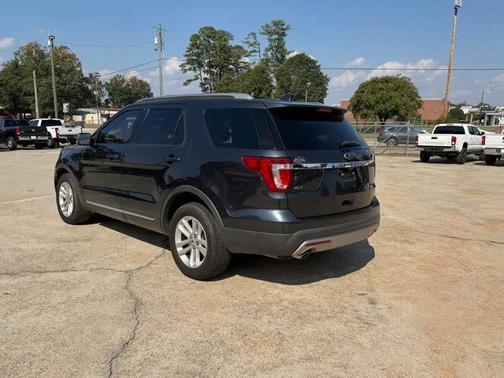 Gray 2017 Ford Explorer XLT