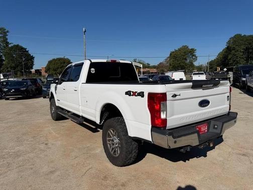 White 2019 Ford F-250 Lariat