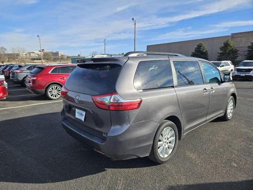 2015 Toyota Sienna XLE