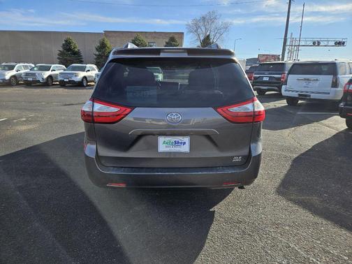 2015 Toyota Sienna XLE