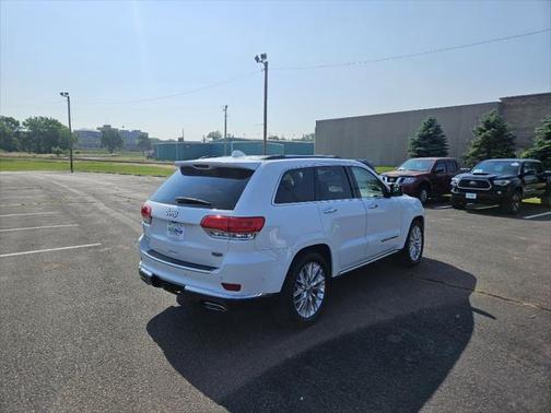 2017 Jeep Grand Cherokee Summit