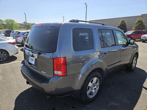 Polished Metal Metallic 2011 Honda Pilot EX-L