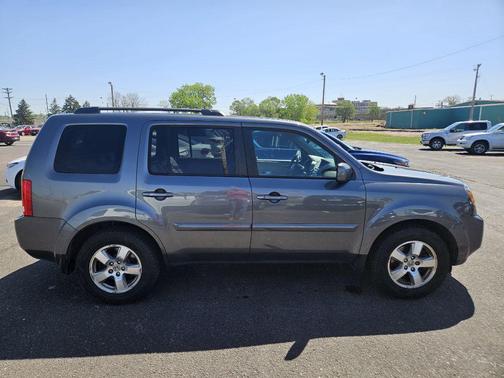 Polished Metal Metallic 2011 Honda Pilot EX-L