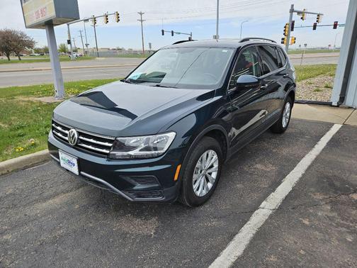 Dark Moss Green Metallic 2019 Volkswagen Tiguan 2.0T SE 4MOTION