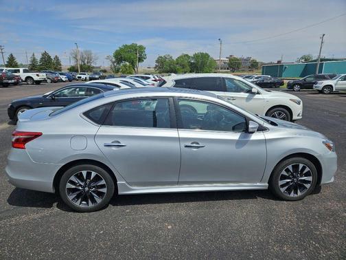 Brilliant Silver Metallic 2016 Nissan Sentra SR