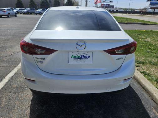 Snowflake White Pearl Mica 2018 Mazda Mazda3 Grand Touring