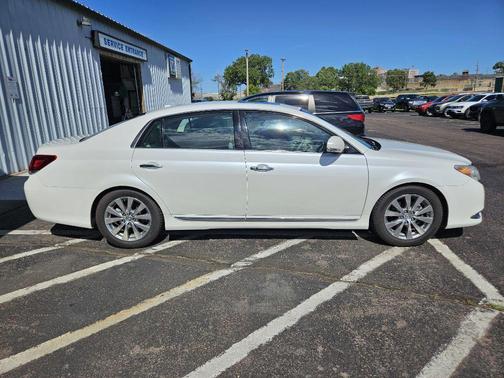 Blizzard Pearl 2012 Toyota Avalon Base