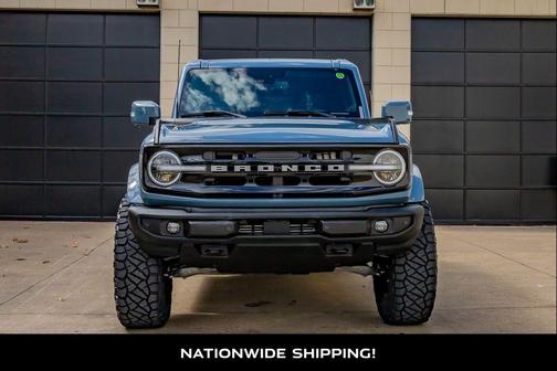 Azure Gray Metallic Tri-Coat 2025 Ford Bronco Outer Banks