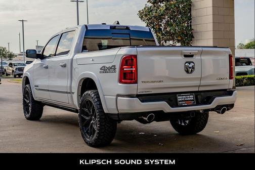 Ivory White Tri-Coat Pearlcoat 2025 RAM 1500 ST