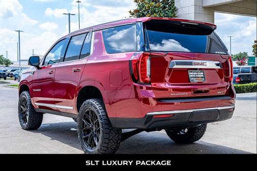 Cayenne Red Tintcoat 2022 GMC Yukon SLT