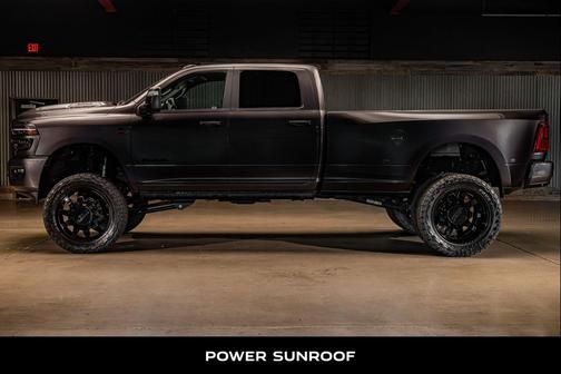 Granite Crystal Metallic Clearcoat 2025 RAM 3500 Laramie Crew Cab 4x4 8' Box