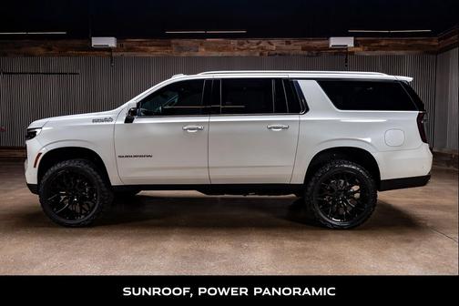 Iridescent Pearl Tricoat 2025 Chevrolet Suburban 4WD High Country