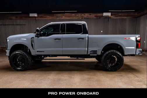 Glacier Gray Metallic Tri-Coat 2026 Ford F-250 Platinum