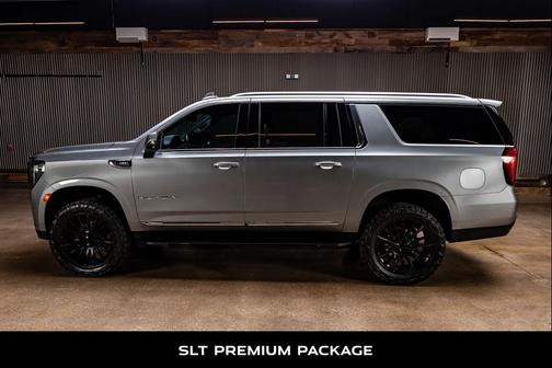 Sterling Metallic 2023 GMC Yukon XL SLT