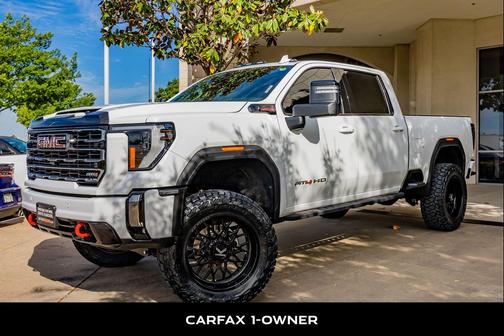 Summit White 2024 GMC Sierra 2500 AT4